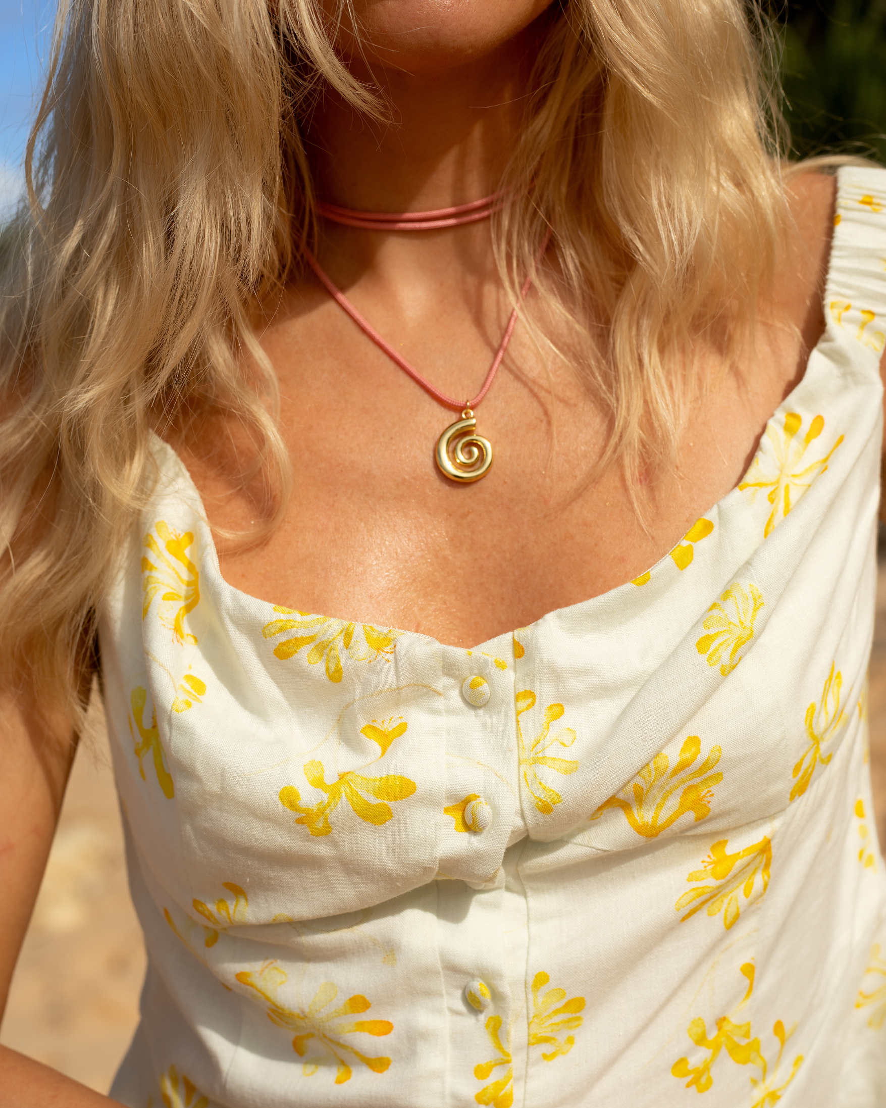 Nylon swirl necklace