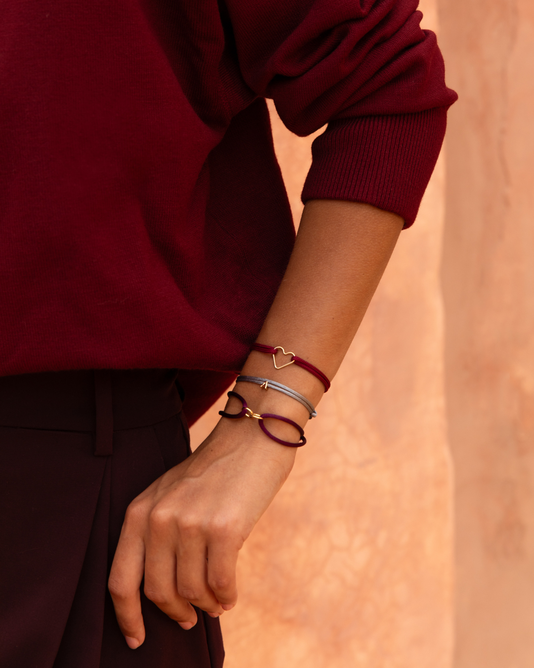 14k gold satin double round bracelet