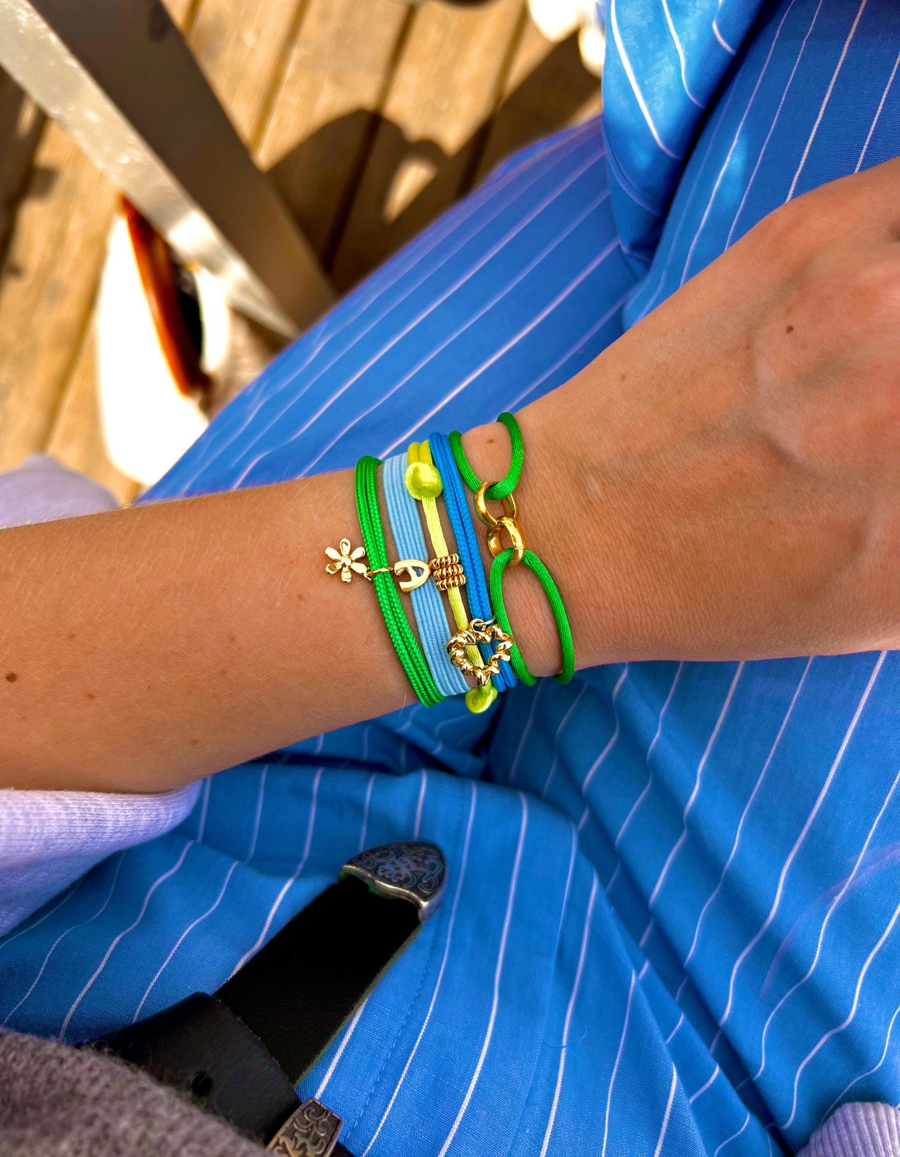 Nylon daisy flower bracelet