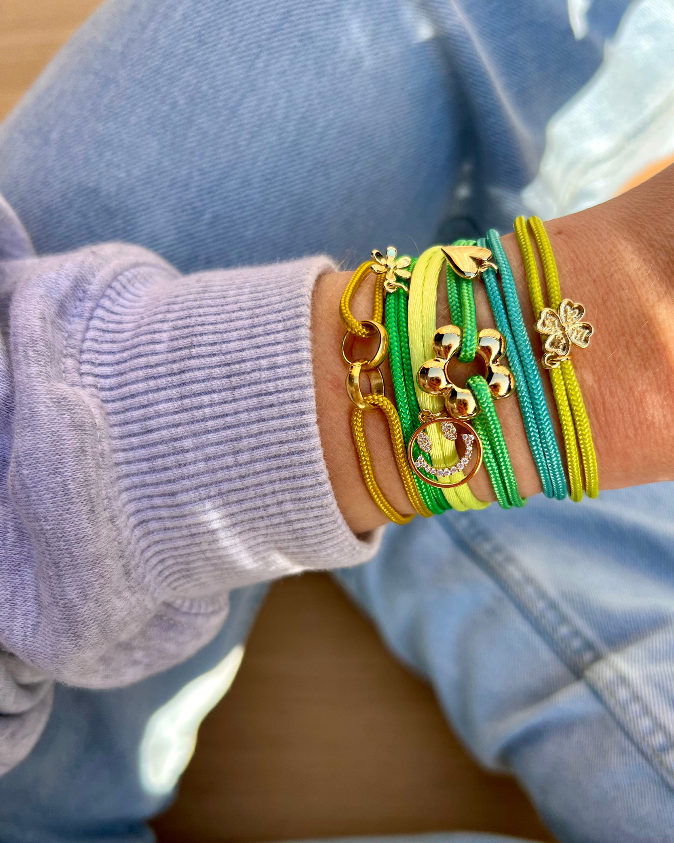 Nylon daisy flower bracelet