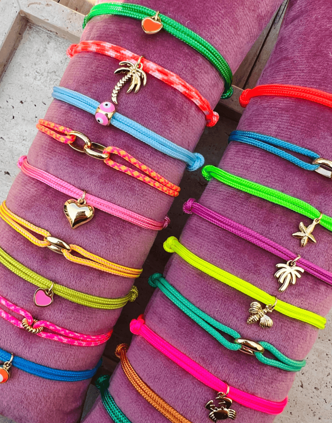 Limited nylon lucky eye pink bracelet - Bytrend.nl