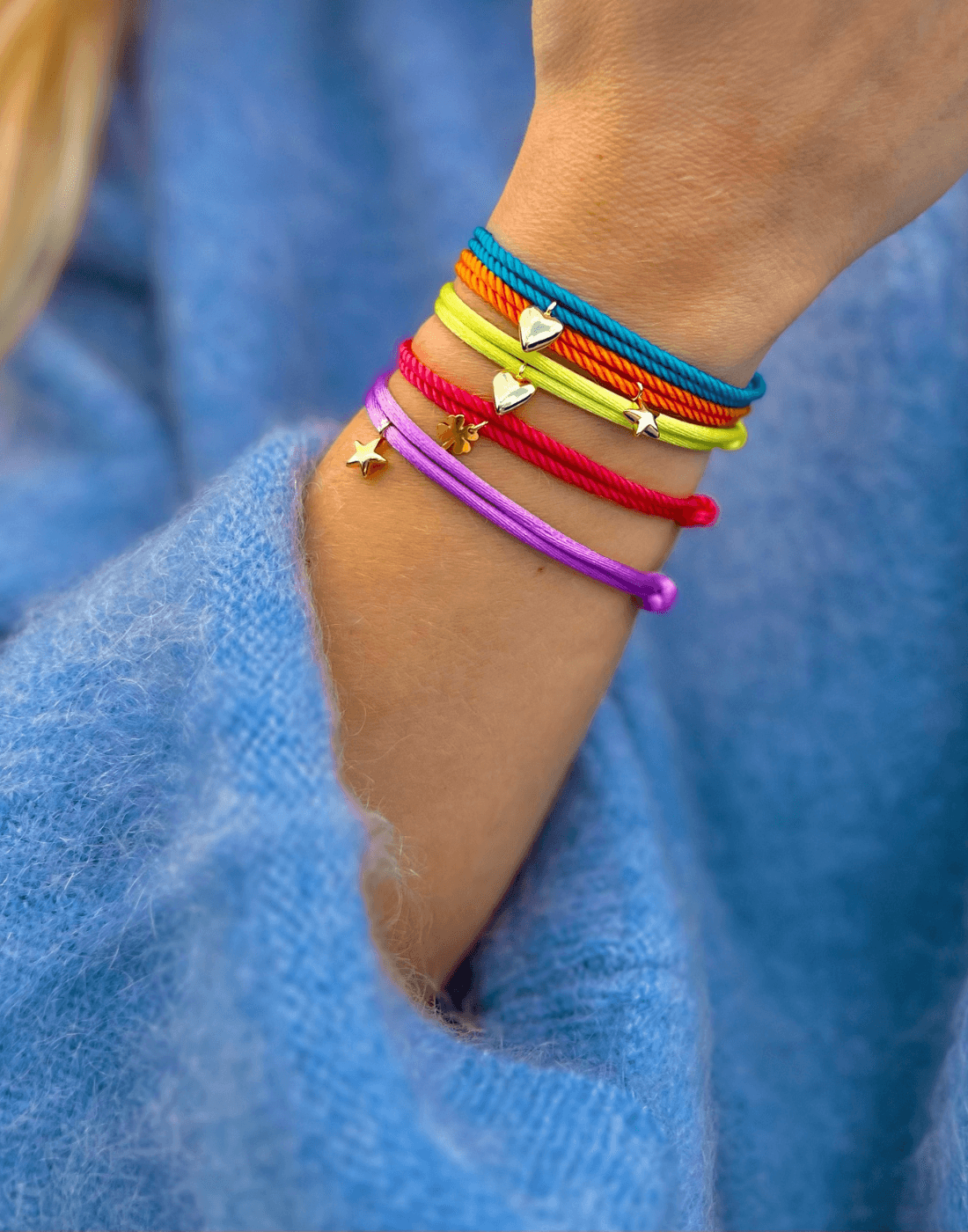 Nylon clover bracelet gold - Bytrend.nl