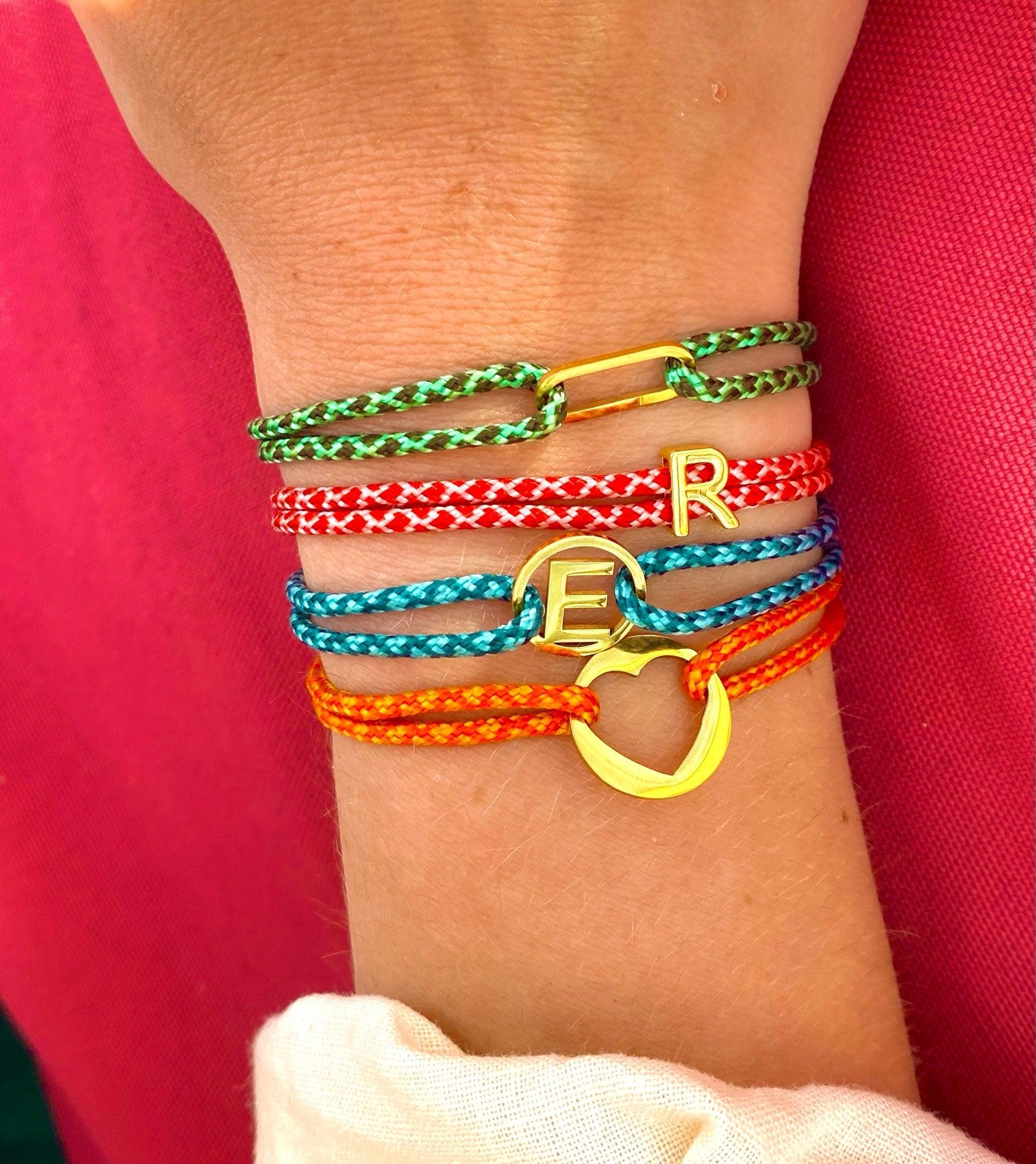 Nylon armband initial letter - goud - Bytrend.nl